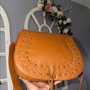 VILETTA Tan Leather Crossbody Bag 🎀🎀🎀